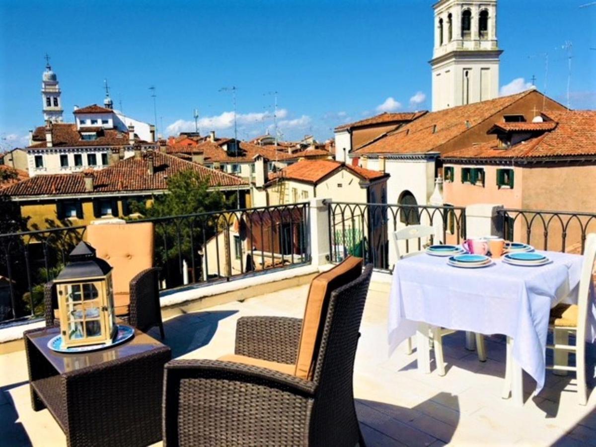 Terrace Venise